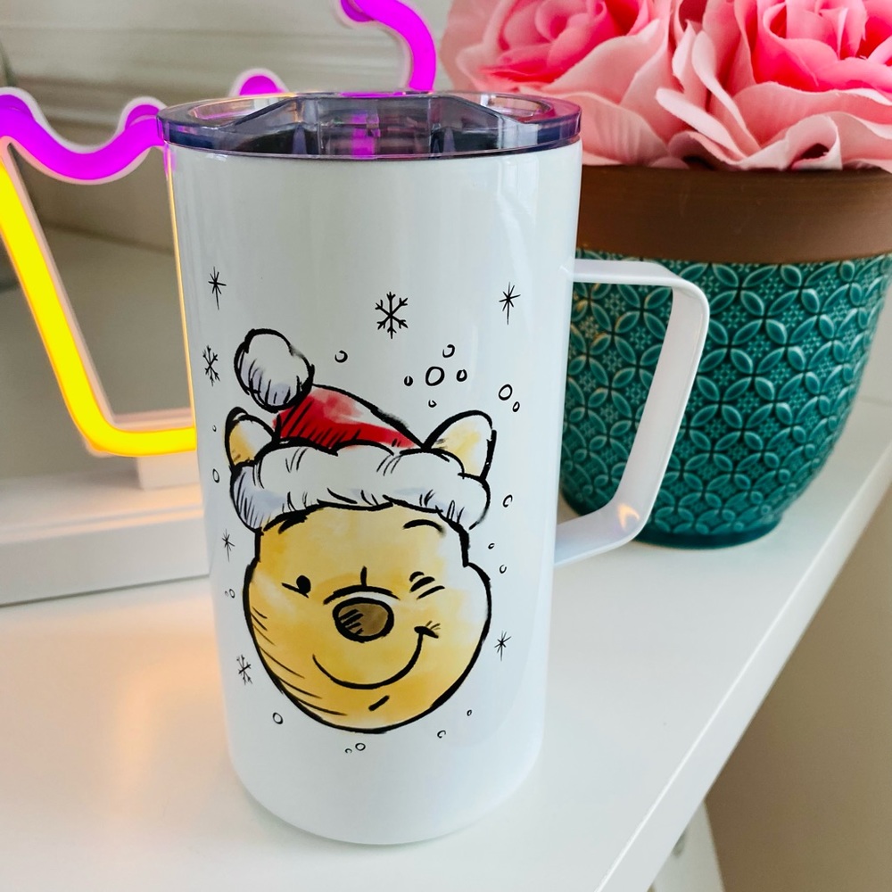 ⭐️ GIFTED 🐻 Winnie the Pooh Christmas Tumbler with lid⭐️🐻